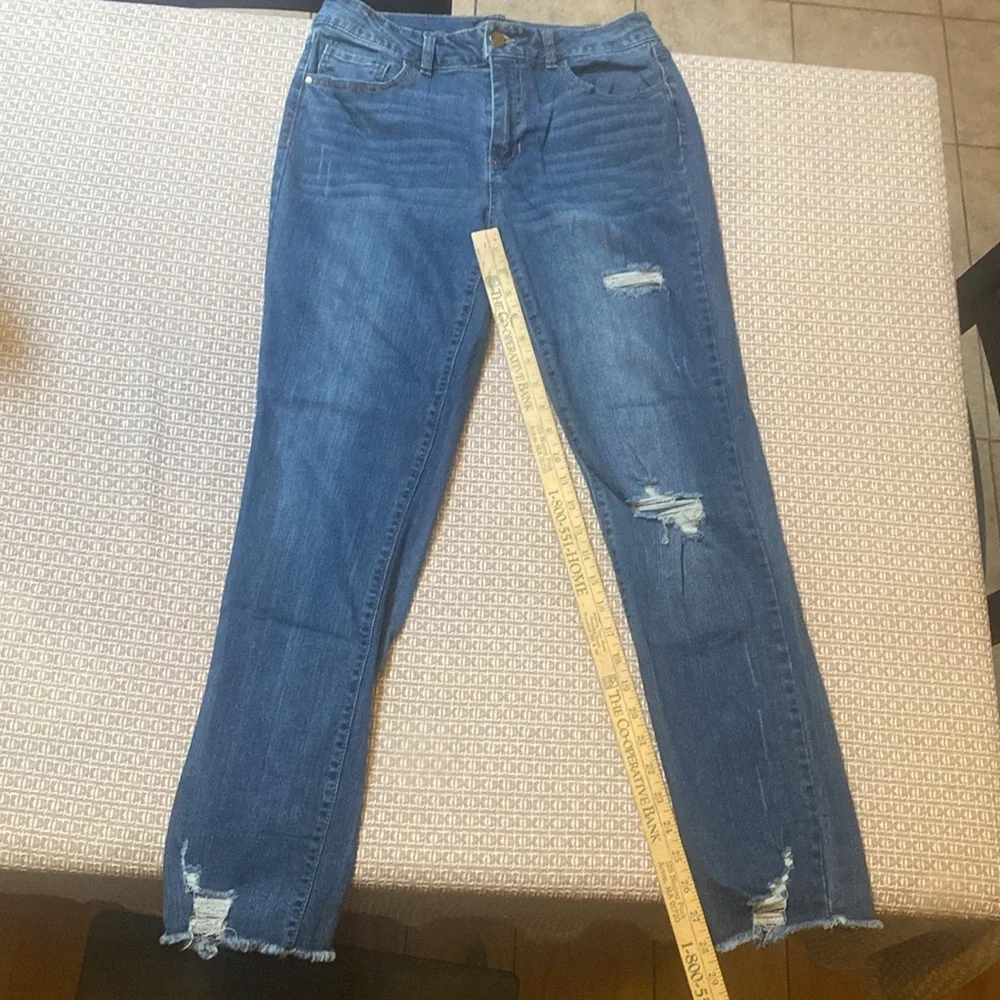 Women’s size 8 d. jeans - Picture 2 of 6